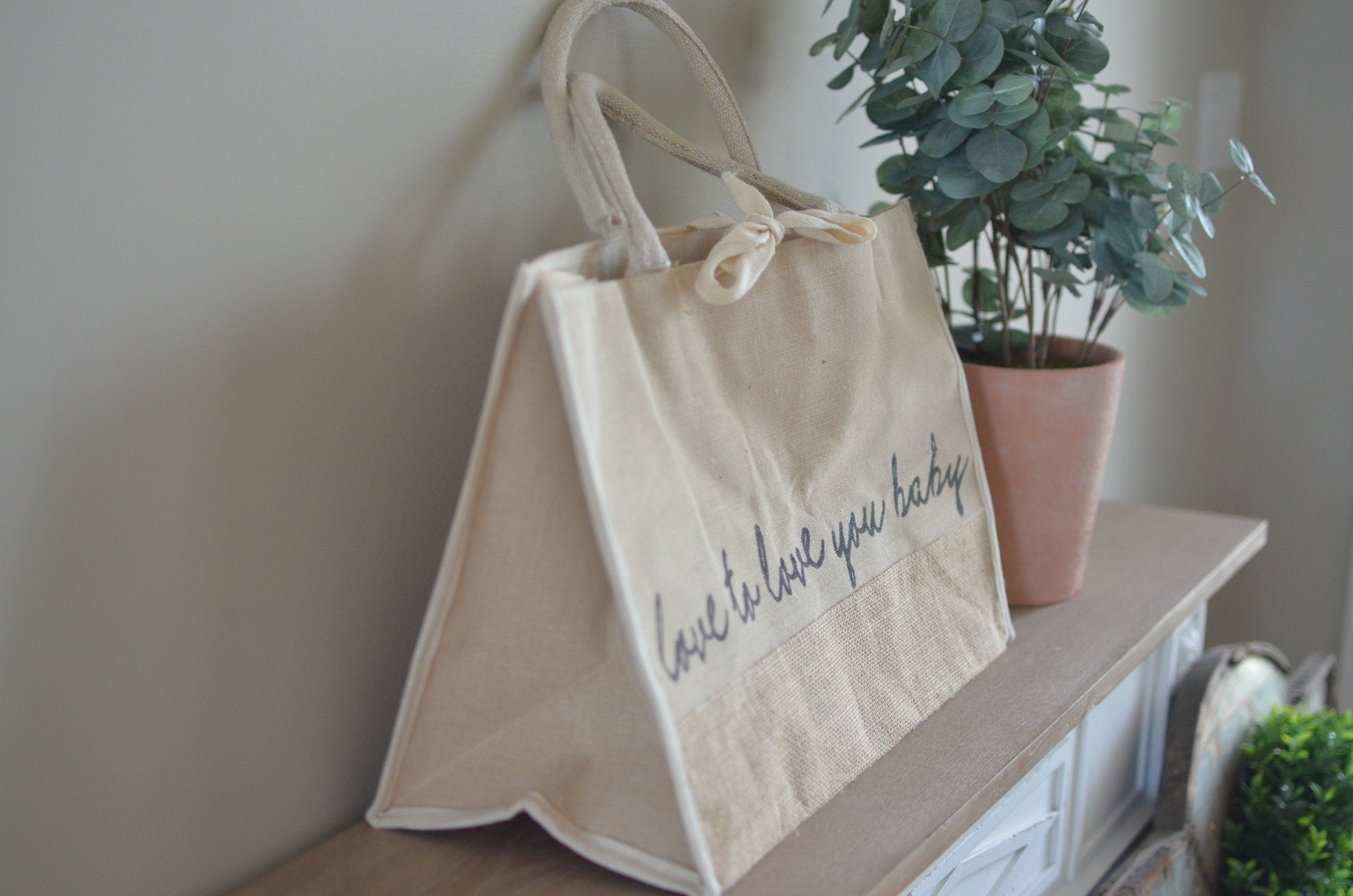 LEKKER//Jute Tote Bag with White Cotton and Burlap Accents